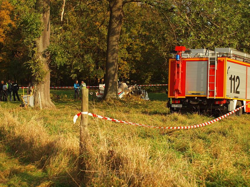 Kleinflugzeug abgestuerzt Sankt Augustin Meindorf P019.JPG